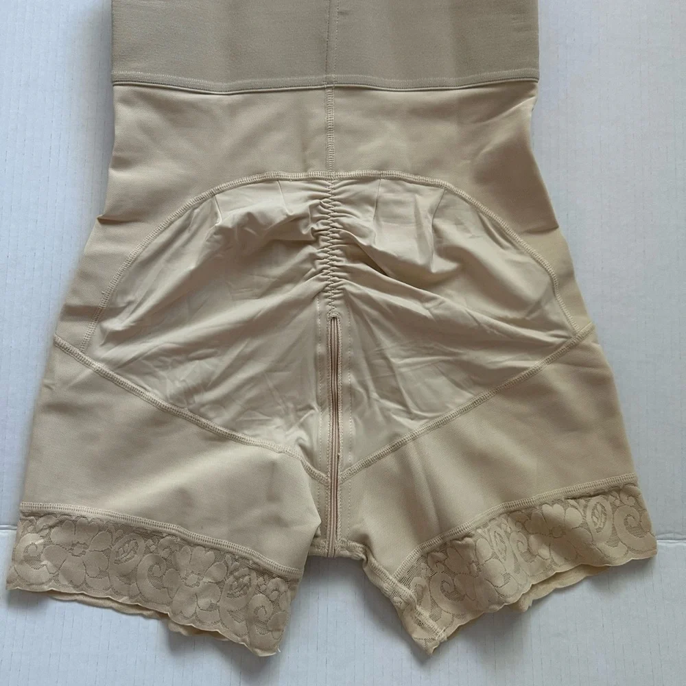 Women XL High Waisted Seamless Shape-wear shorts Beige